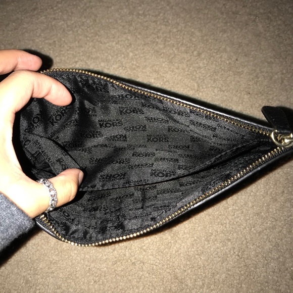 Michael Kors Flat Wristlet - Picture 5 of 5